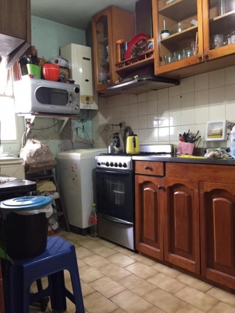 Departamento en venta de 2 ambientes al frente con balcón. Gran ubicación!!!